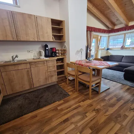 Апартаменты Ferienlandhaus Hoefer Фульпмес
